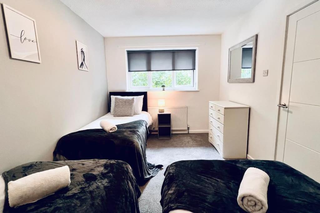 Urban Bliss Stylish Townhouse With Free Parking For A Convenient City Stay Liverpool Zewnętrze zdjęcie